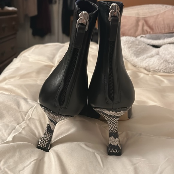 NWOB MARC FISHER LTD LADIES ANKLE BOOTS 8.5 - Picture 6 of 7